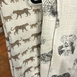 1 aden + anais 100% cotton baby blanket NEW without tags. 45 X 41.5